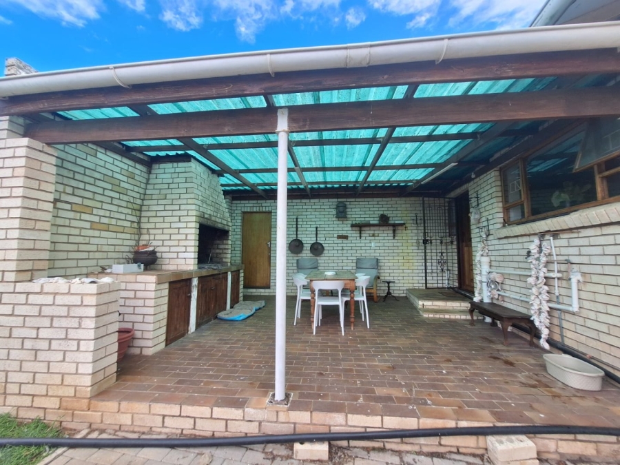 3 Bedroom Property for Sale in Wavecrest Eastern Cape